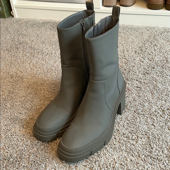 Zara Rubberized Platform Boots - Gray - Picture 2 of 3